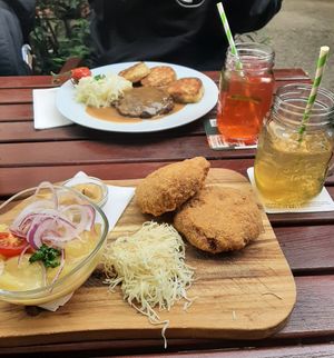 jackfruit for meat substitute and homemade lemonade at Bierosophie in Vienna