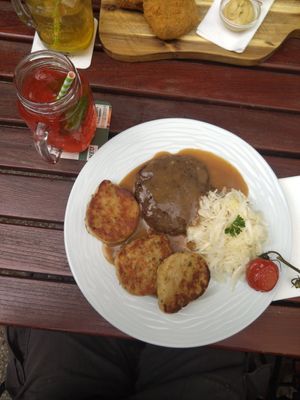 Vegan Schweinsbraten at Bierosophie in Vienna