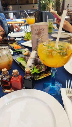 Arrollados primavera veganas y Summer Bombay at Le Bistrot Viet in Santiago