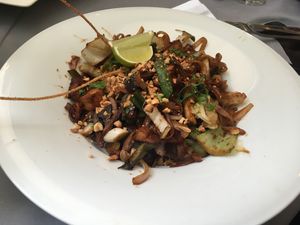 Stir fried vegan noodles with tofu at Le Bistrot Viet in Santiago