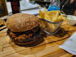 Todd Ingram burger at Spoiler in Porto Alegre