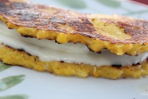 *Cachapas* made it with fresh 🌽 and vegan cheese.  at Lúcuma VZLA in Barcelona