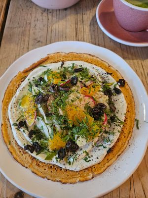 Socca - crepe aux poids chiche et garniture at Maelstrøm in Quebec