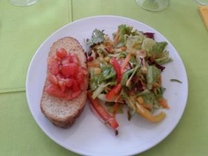 bruschetta and salad at Mondo Bio Cafe and Shop in Sorrento