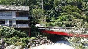 Find it right on the other side of the bridge at Fuchitose in Komono