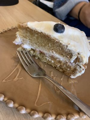 Lemon cake  at Raiz in Aveiro