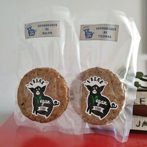 Hamburgueres at Freak Vegan Food in Amparo