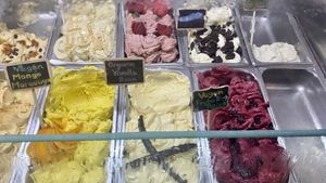 Vegan mango and berry at Gelato Artesenal  in Uvita