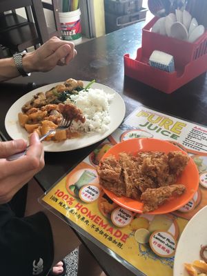 more buffet style plates at Hui Yuan in Malacca