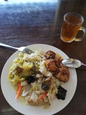 Veg and tofu on brown rice at Hui Yuan in Malacca