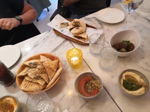 Enkele hapjes van het DINE IT! menu at HUMM Restaurant in Antwerpen