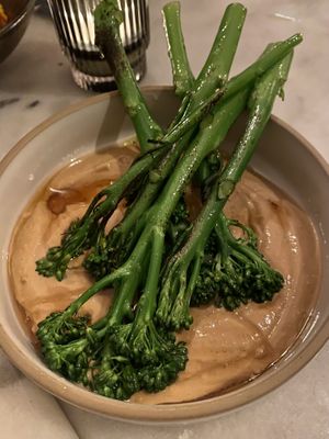 Bimi with sweet tahini sauce at HUMM Restaurant in Antwerpen