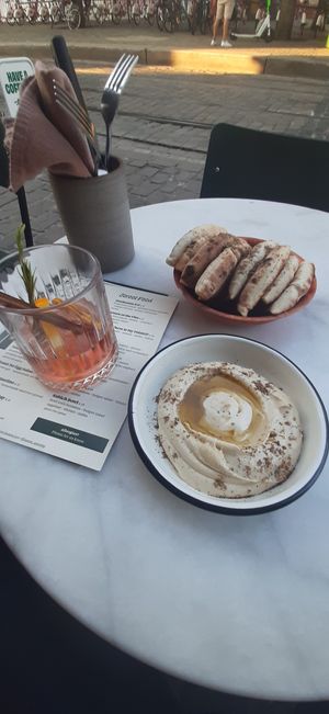  at HUMM Restaurant in Antwerpen