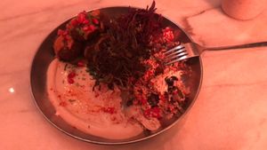 Falafel bowl 😋  at HUMM Restaurant in Antwerpen