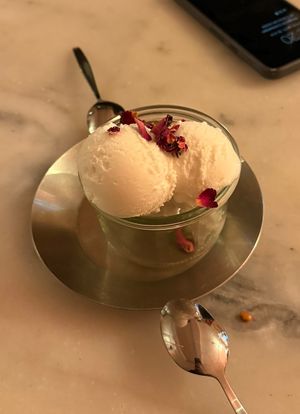   at HUMM Restaurant in Antwerpen