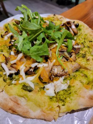 Pesto mushroom pizza at Uncle Q in Taipei