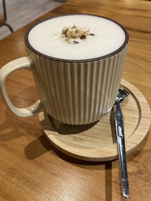 Chamomile moon mylk  at Uncle Q in Taipei