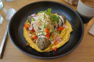 Keftas de lentilles au "sept-épices" libanais & herbes fraîches at the friendly kitchen in Paris