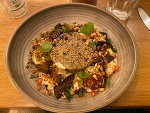 Taboulé et aubergines at the friendly kitchen in Paris