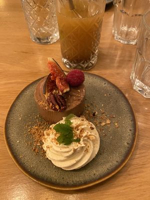 Cheesecake at the friendly kitchen in Paris