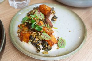 Patates douces rôties au gomasio & paprika fumé at the friendly kitchen in Paris