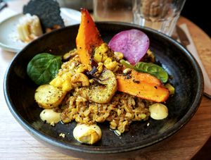 Petit épeautre au lait de coco infusée au vadouvan & gingembre at the friendly kitchen in Paris