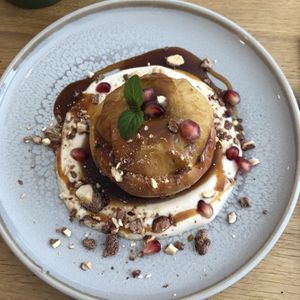 Pomme rôtie frangipane   at the friendly kitchen in Paris