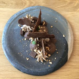 Tartelette déstructurée au chocolat   at the friendly kitchen in Paris