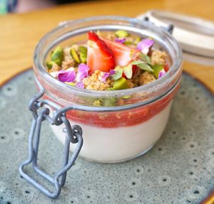 Pannacotta au lait d'amandes et fleur d'oranger (spring 2023) at the friendly kitchen in Paris