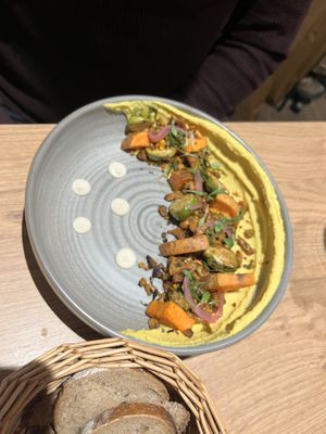 Hummus plate #Veganuary at the friendly kitchen in Paris