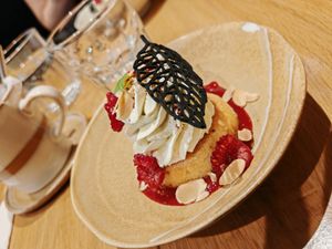  Almond financier & verbena chantilly

Raspberry coulis, lemon curd, slivered almonds, timut pepper, tuile at the friendly kitchen in Paris