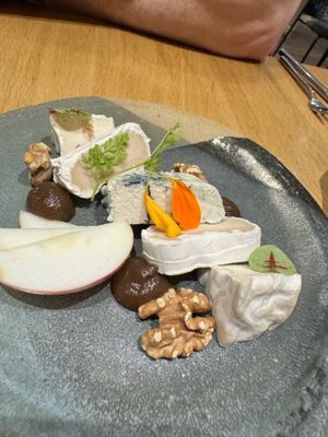 Fromage play  at the friendly kitchen in Paris