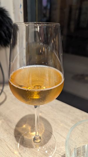 Sober pairing comes with cider for the start at the friendly kitchen in Paris