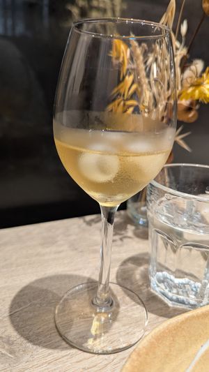 Alcohol free drink paired with Revisited Caesar salad & panko-crusted tofu at the friendly kitchen in Paris