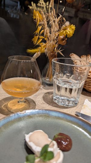 An apple alcohol free whiskey style drink to go with the cheese. The right amount of sweet at the friendly kitchen in Paris