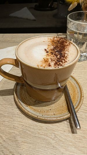 Hot chocolate
Maya Mountain 76% dark chocolate from PlaQ with Oatly oat milk at the friendly kitchen in Paris