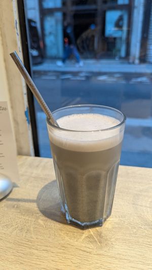Sesame latte at the friendly kitchen in Paris