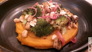 Tofu aux 5 parfums at the friendly kitchen in Paris