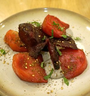 Betteraves rôties au zaatar at the friendly kitchen in Paris