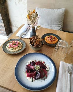 Les entrées at the friendly kitchen in Paris