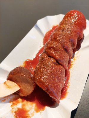 "Currywurst" (3.20€) at Curry 36 - Hauptbahnhof in Berlin