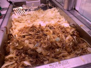 more onions at Curry 36 - Hauptbahnhof in Berlin