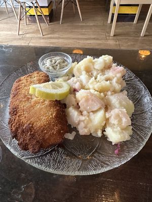 Plato austriaco con puré de papas  at A Raices in Gran Canaria