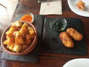 Papas diablo y croquetas del día at A Raices in Gran Canaria