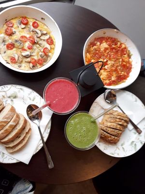 vegan Fake Menemen and vegetarian scrambled eggs with mushrooms  at SMOOFEE's in Berlin