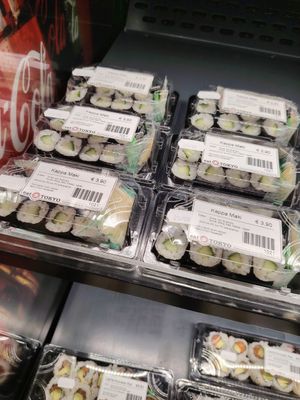 Vegan sushi, they also have with avocado at Tains in Dusseldorf