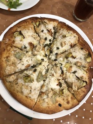 Pizza Bianca with Chicken  at Loving Hut in Charlotte