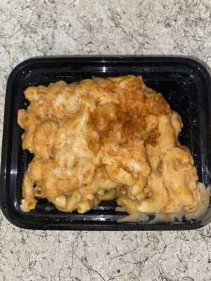 Mac and cheese   at Moe Vegan in Kent