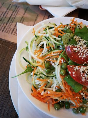 Spiralazed zukini salad whit amazing alfredo dressing at VEG in Split