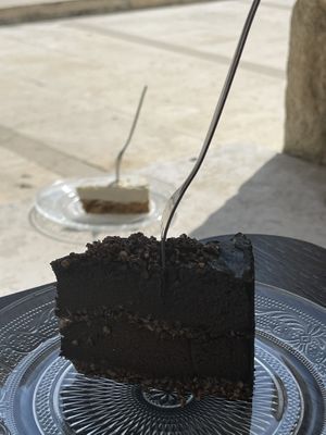 Choc raw cake and carrot raw cake  at VEG in Split